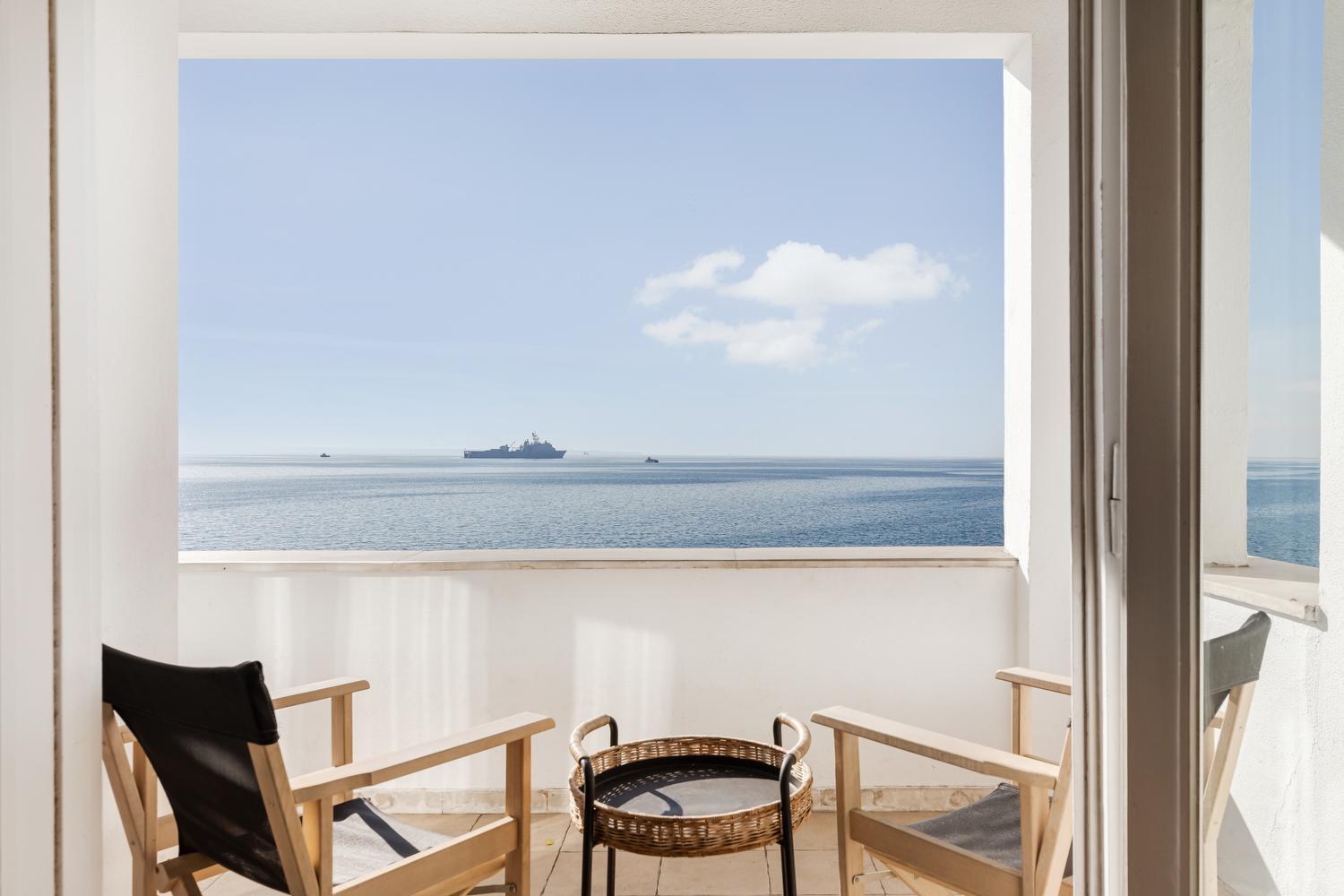 Infinity & Beyond By Halu! - Seafront Apartments Thessaloniki Exterior photo